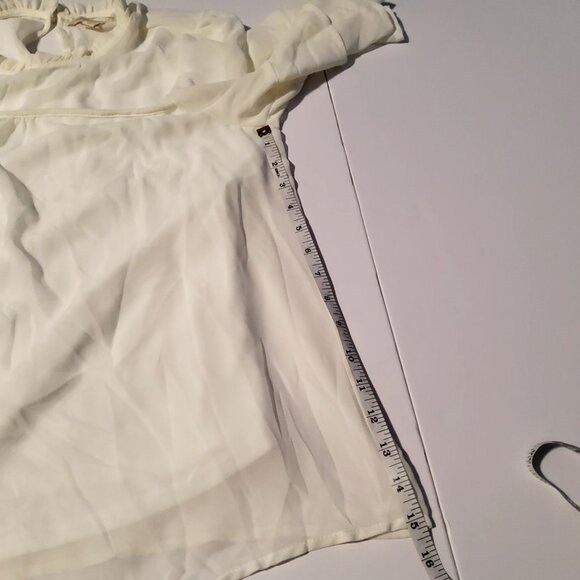 Monteau Los Angeles Womens XL Ivory Ruffle Sleeve Blouse Keyhole back closure - Picture 6 of 11